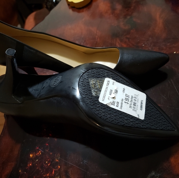 Heels - Picture 2 of 3